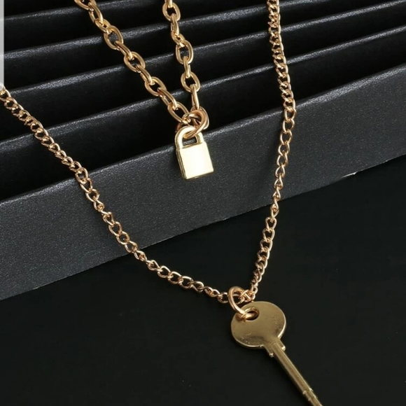 *Astrid* Lock and Key Necklace - Picture 2 of 4